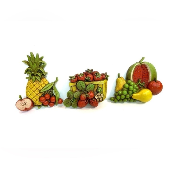 VTG 1970’s Plastic DART Industries Fruit Wall Grouping Strawberries Pineapple - Picture 2 of 9